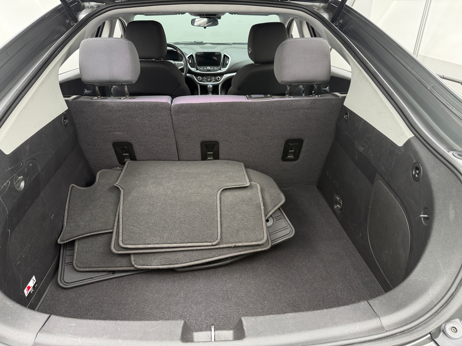 Thumbnail: 2017 Chevrolet Volt - 7