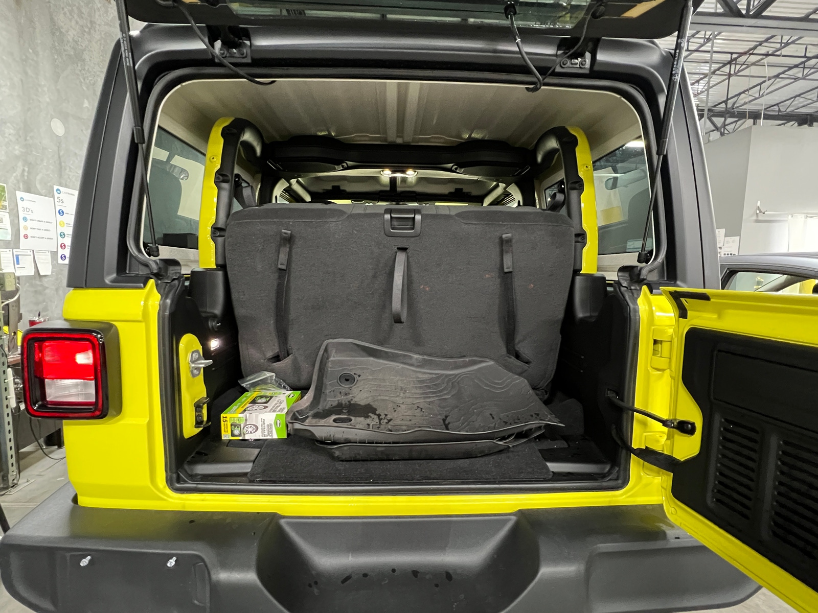 Thumbnail: 2022 Jeep Wrangler - 7
