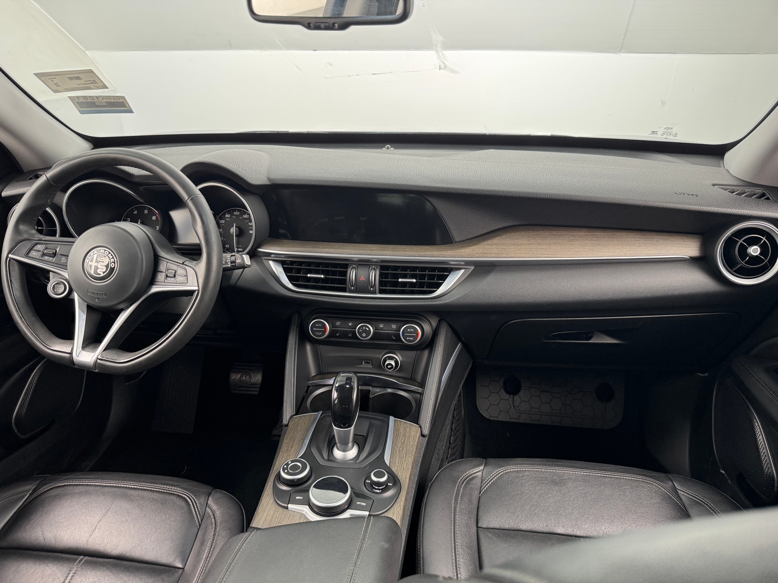 Thumbnail: 2018 Alfa Romeo Stelvio - 2