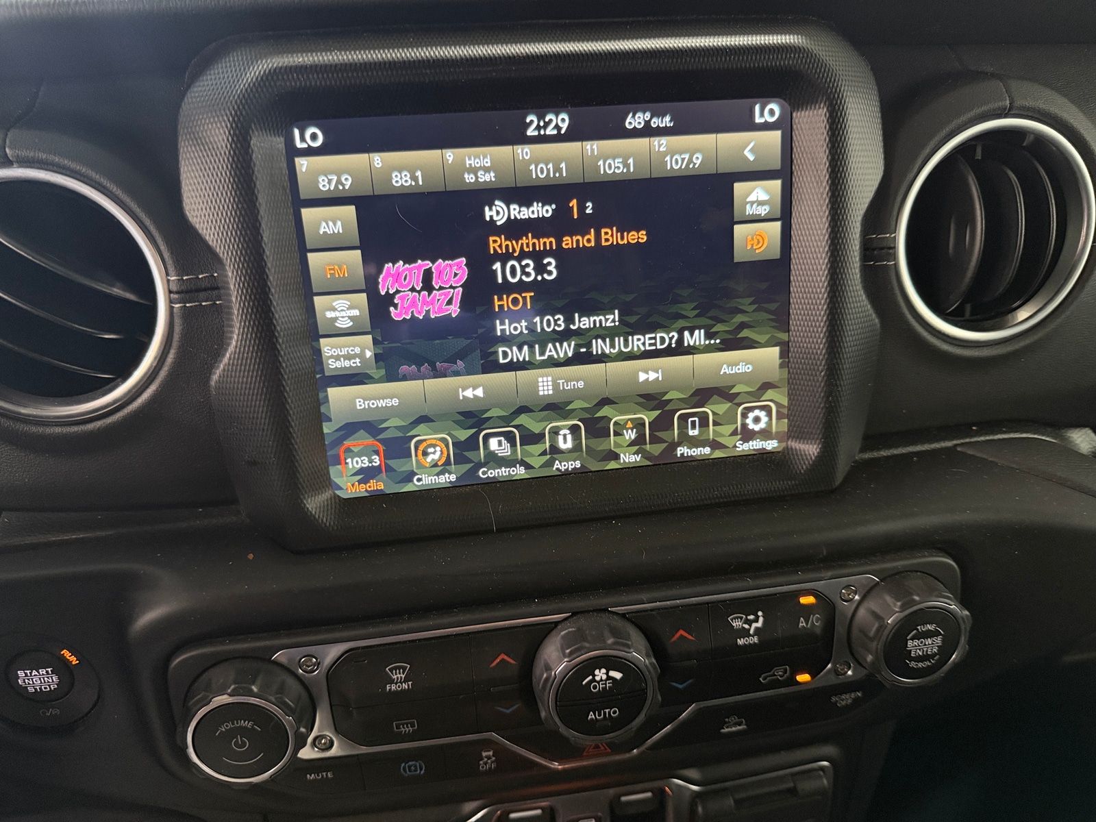 Thumbnail: 2022 Jeep Wrangler - 3