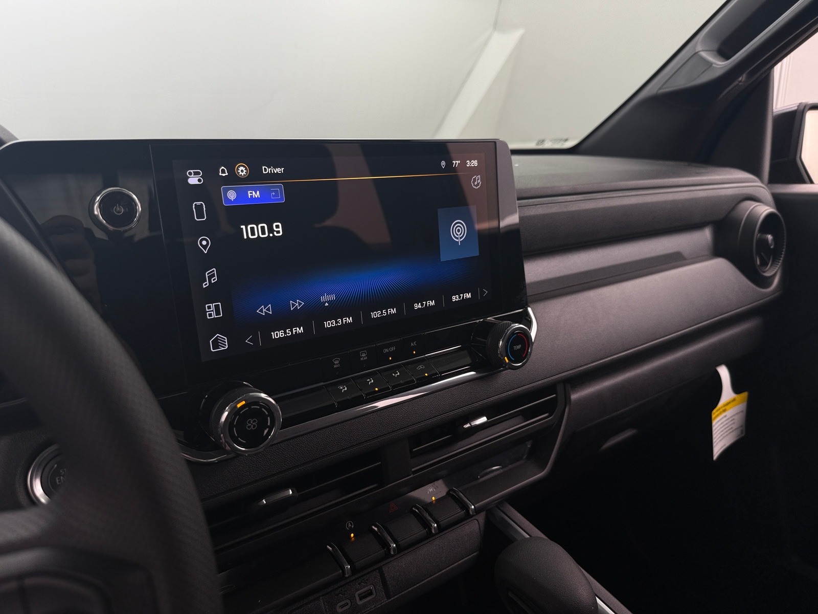 Thumbnail: 2024 Chevrolet Colorado - 4