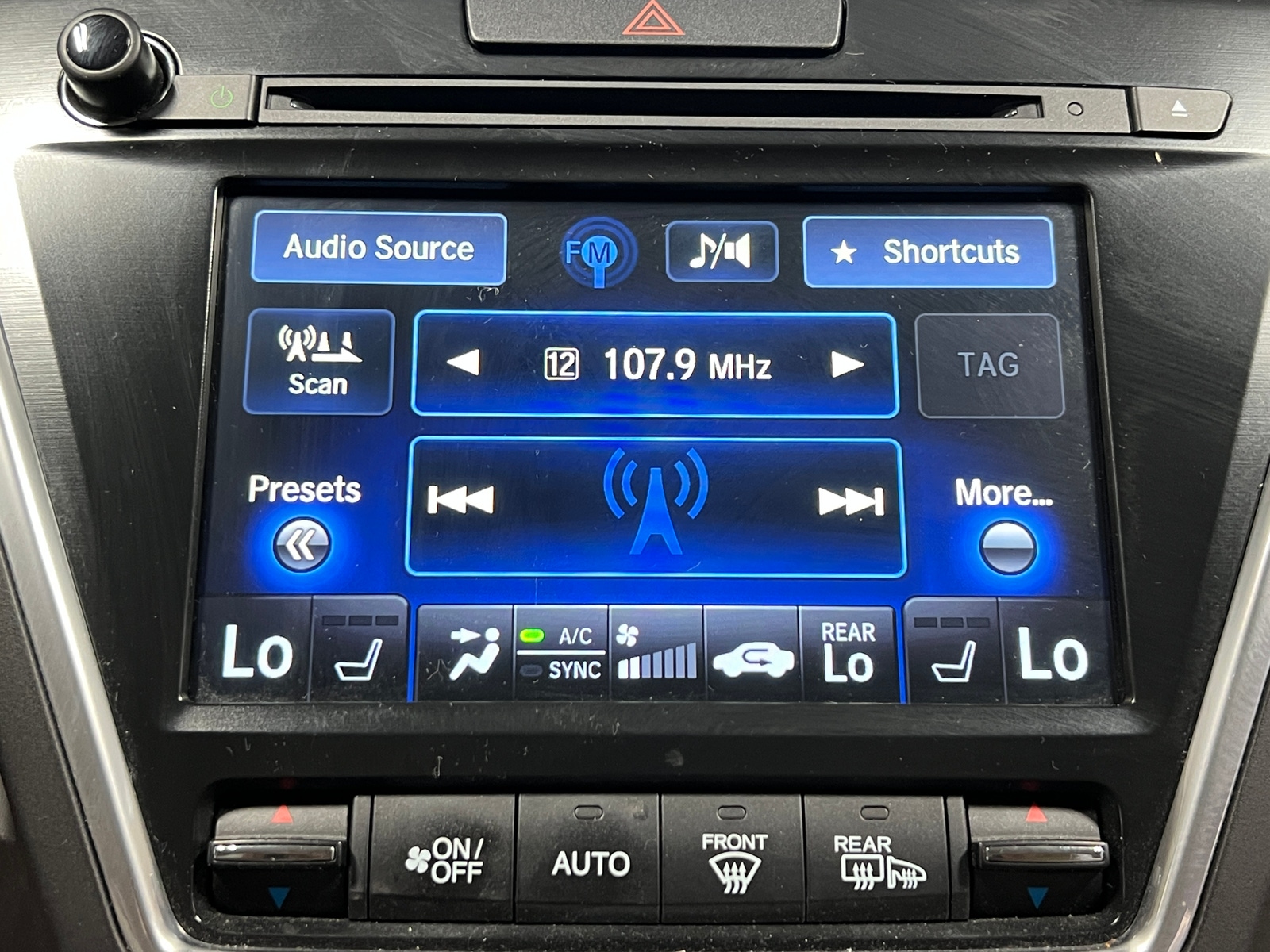 Thumbnail: 2015 Acura MDX - 3