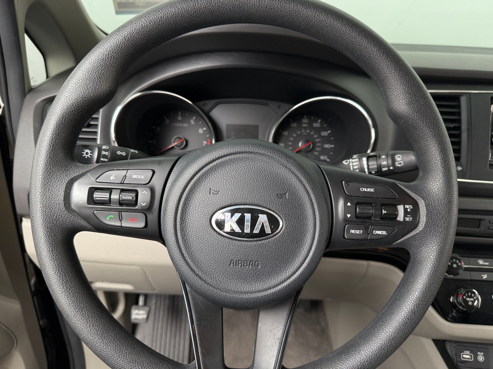 Thumbnail: 2018 Kia Sedona - 5