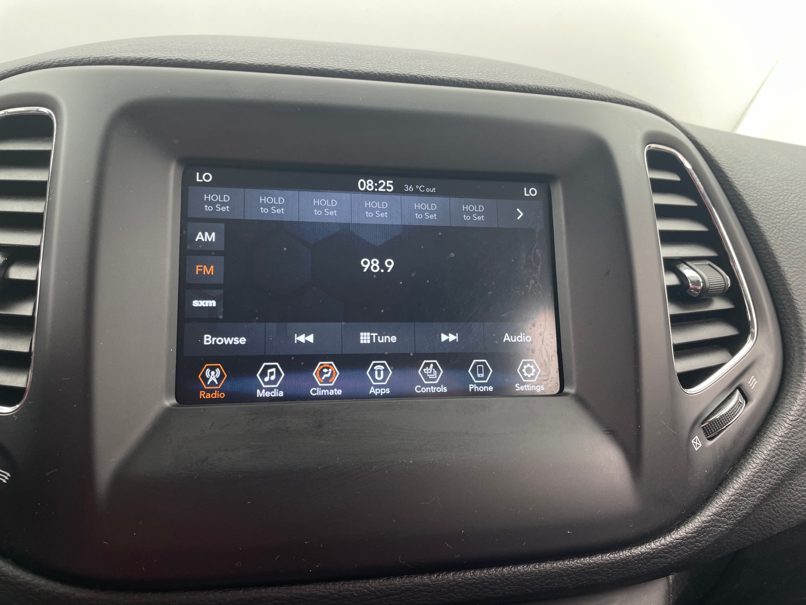 Thumbnail: 2019 Jeep Compass - 4