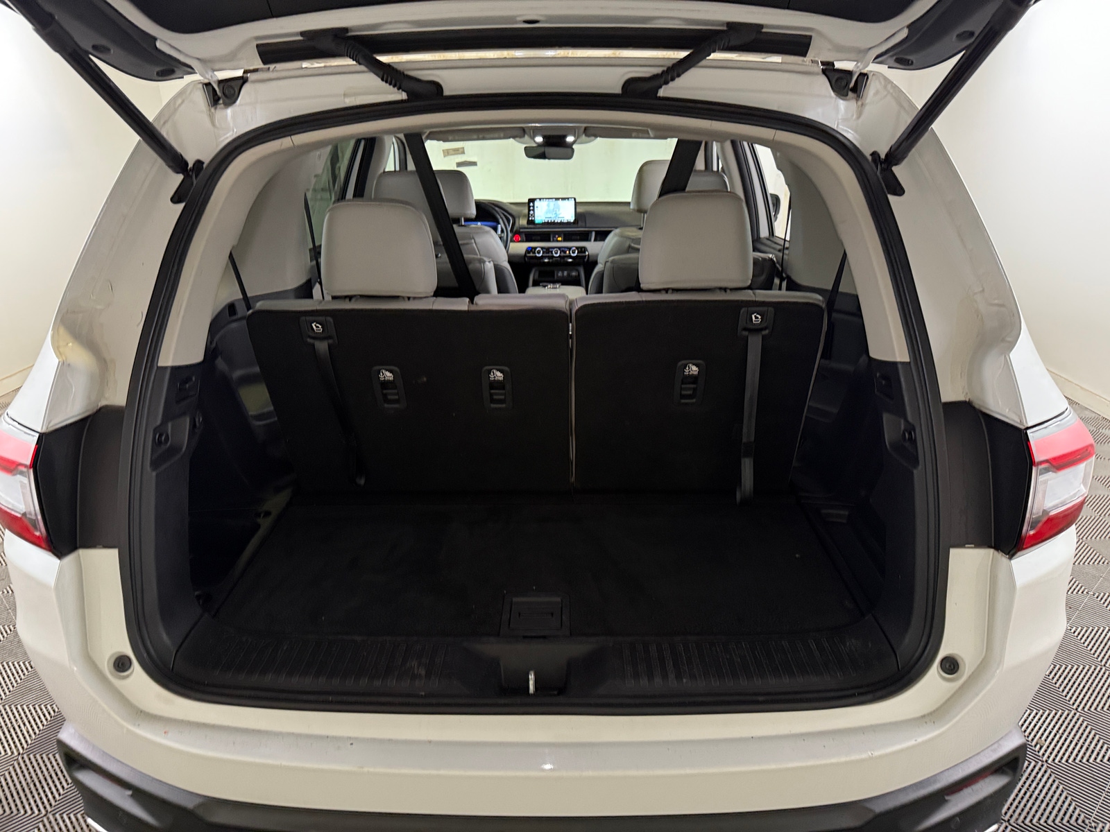 Thumbnail: 2023 Honda Pilot - 6