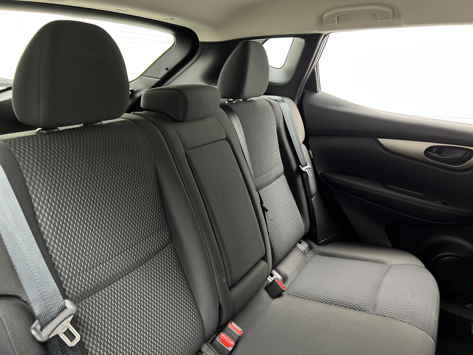 Thumbnail: 2021 Nissan Rogue Sport - 6