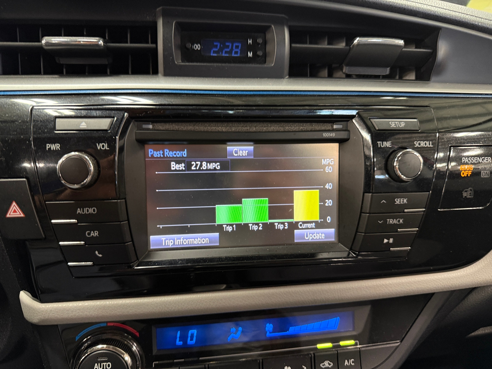 Thumbnail: 2014 Toyota Corolla - 4