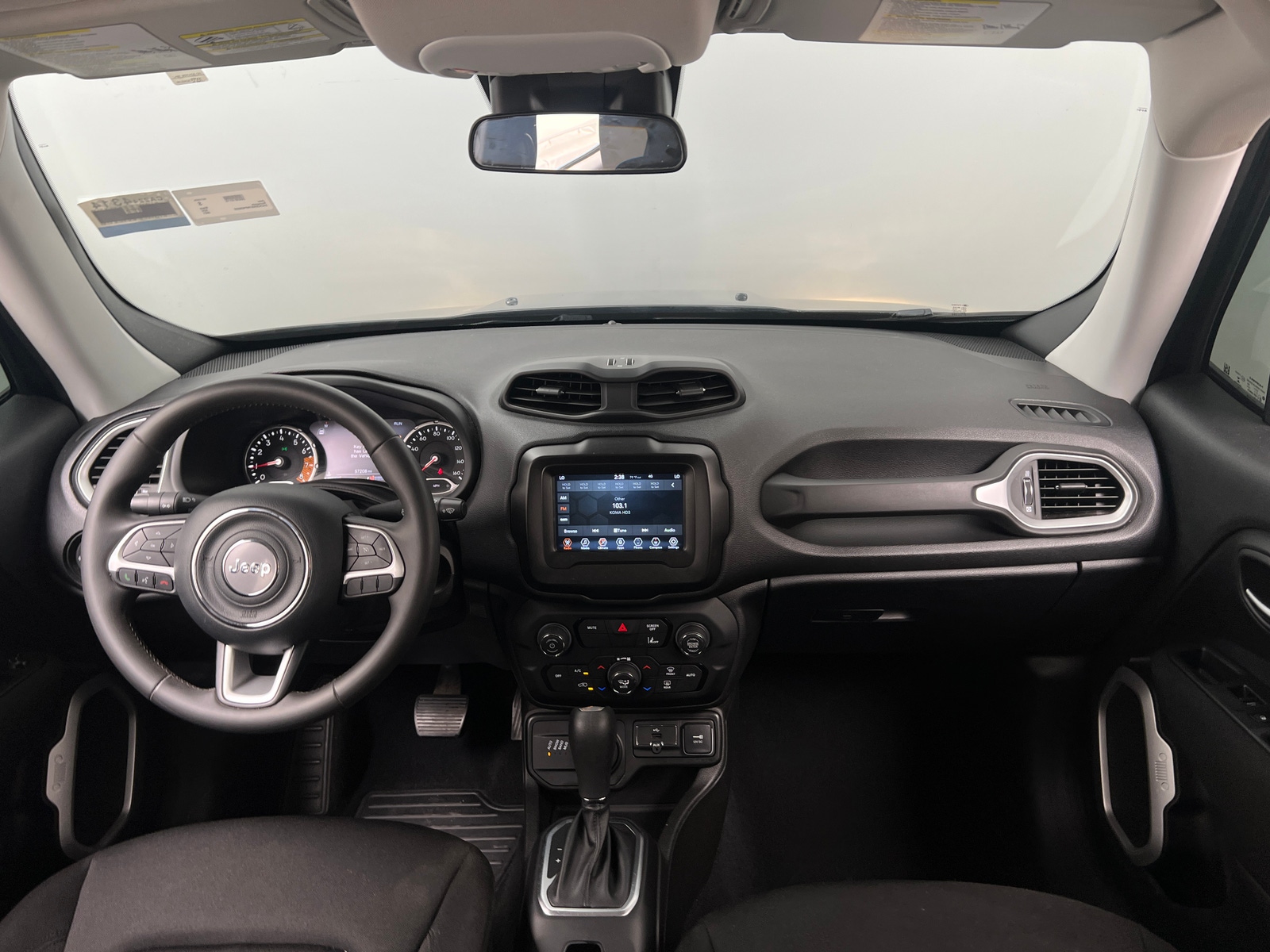 Thumbnail: 2021 Jeep Renegade - 3