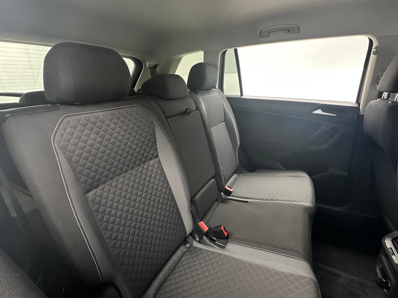 Thumbnail: 2021 Volkswagen Tiguan - 6