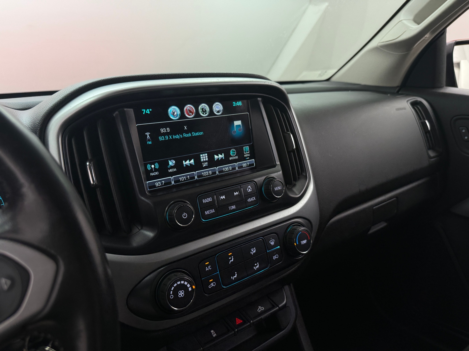 Thumbnail: 2017 Chevrolet Colorado - 4