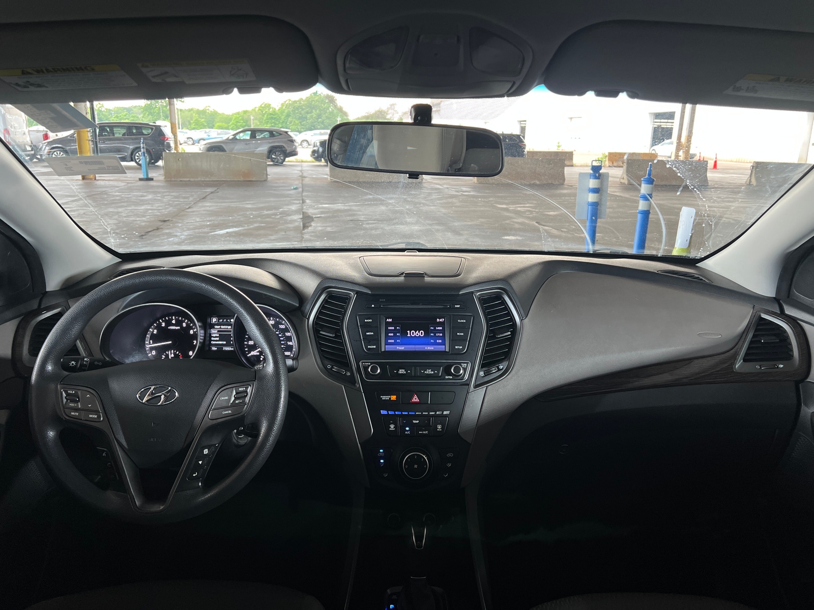 Thumbnail: 2017 Hyundai Santa Fe - 3