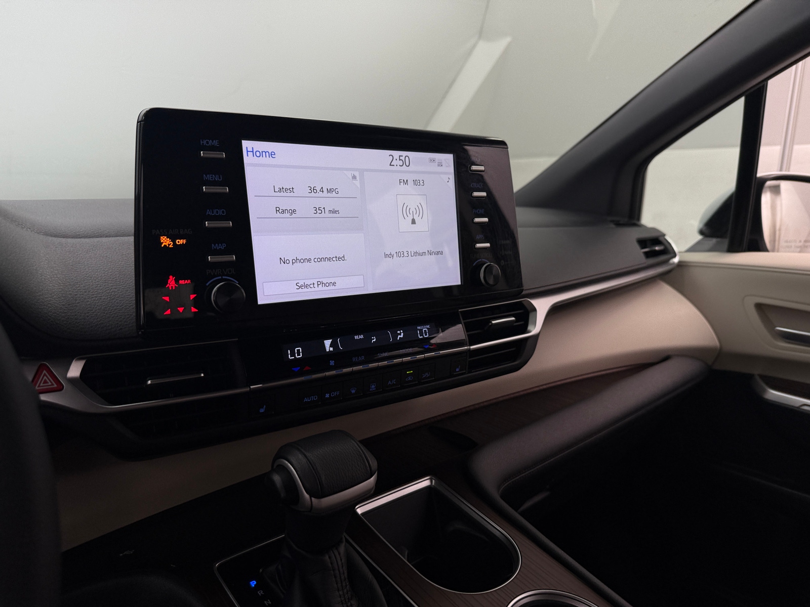 Thumbnail: 2022 Toyota Sienna - 3