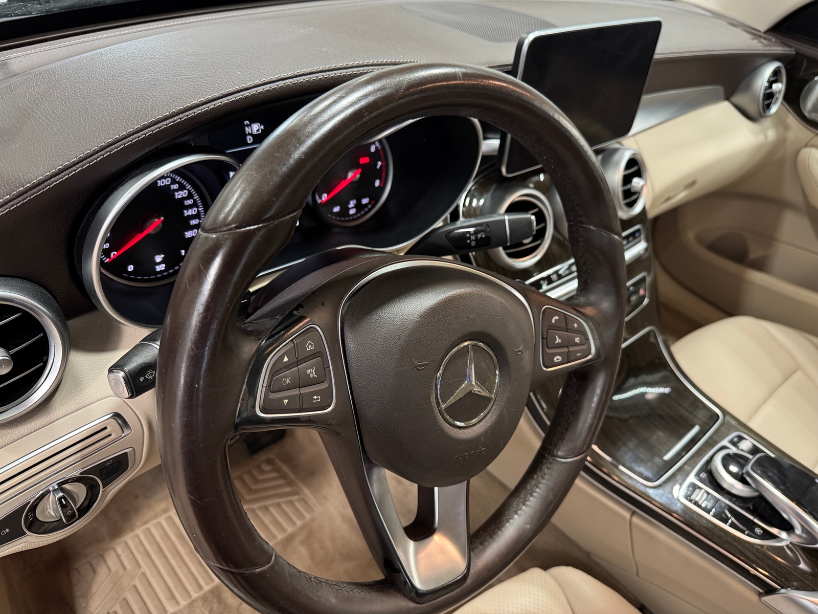 Thumbnail: 2015 Mercedes-Benz C-Class - 3