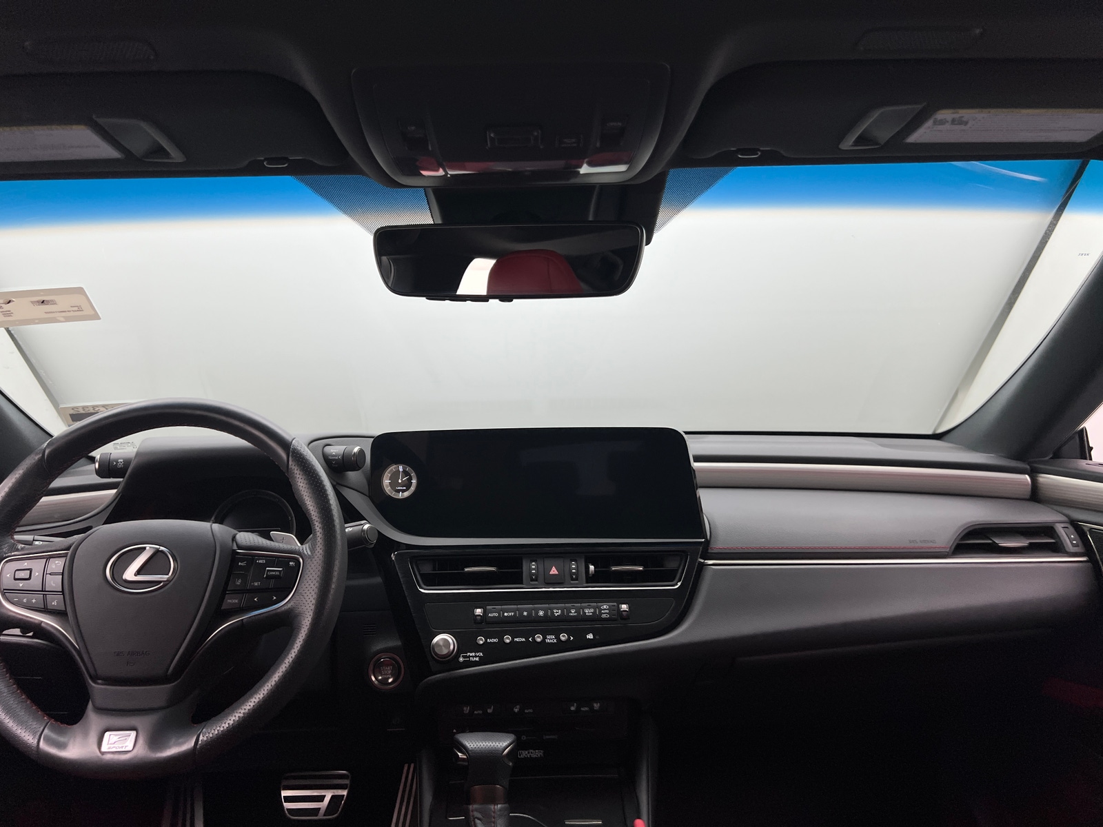 Thumbnail: 2022 Lexus ES - 2