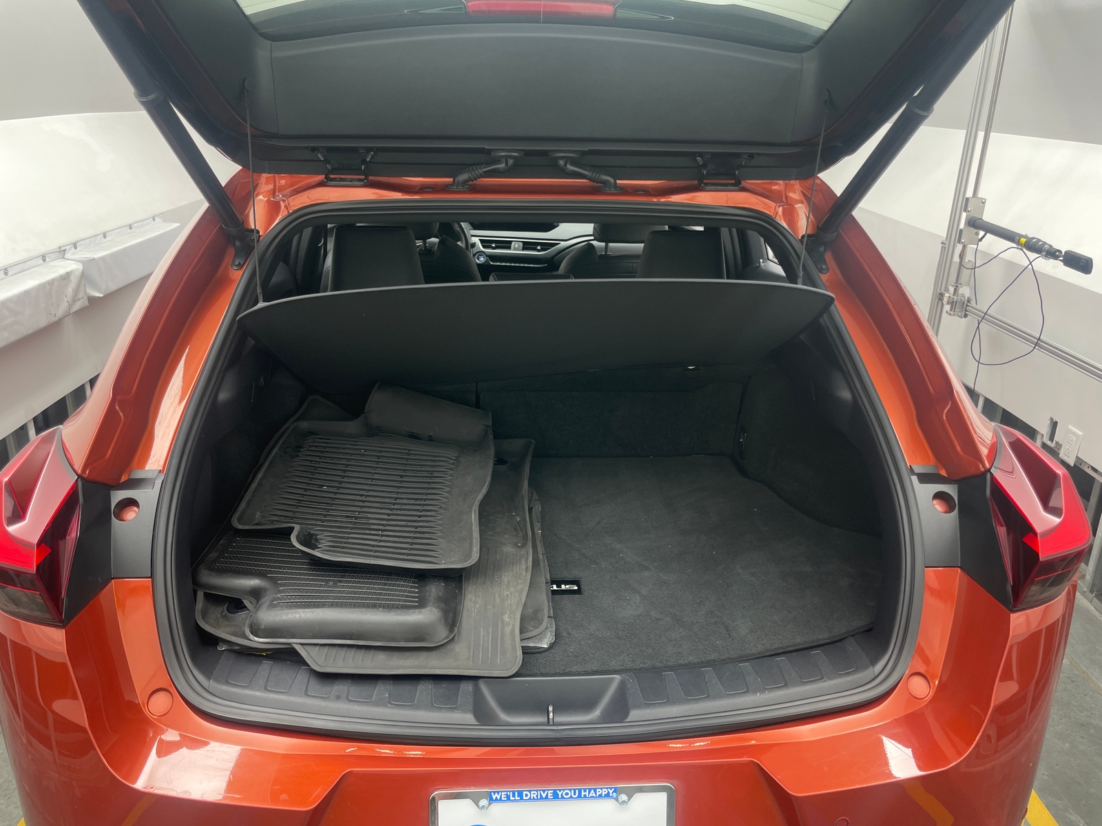 Thumbnail: 2021 Lexus UX - 6