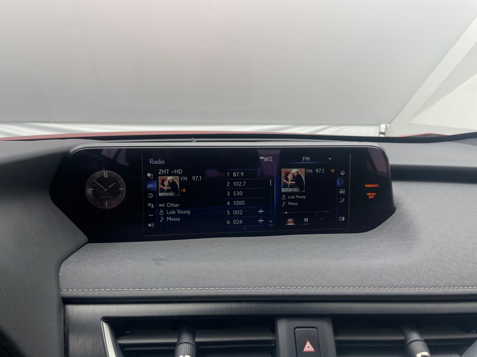 Thumbnail: 2021 Lexus UX - 3