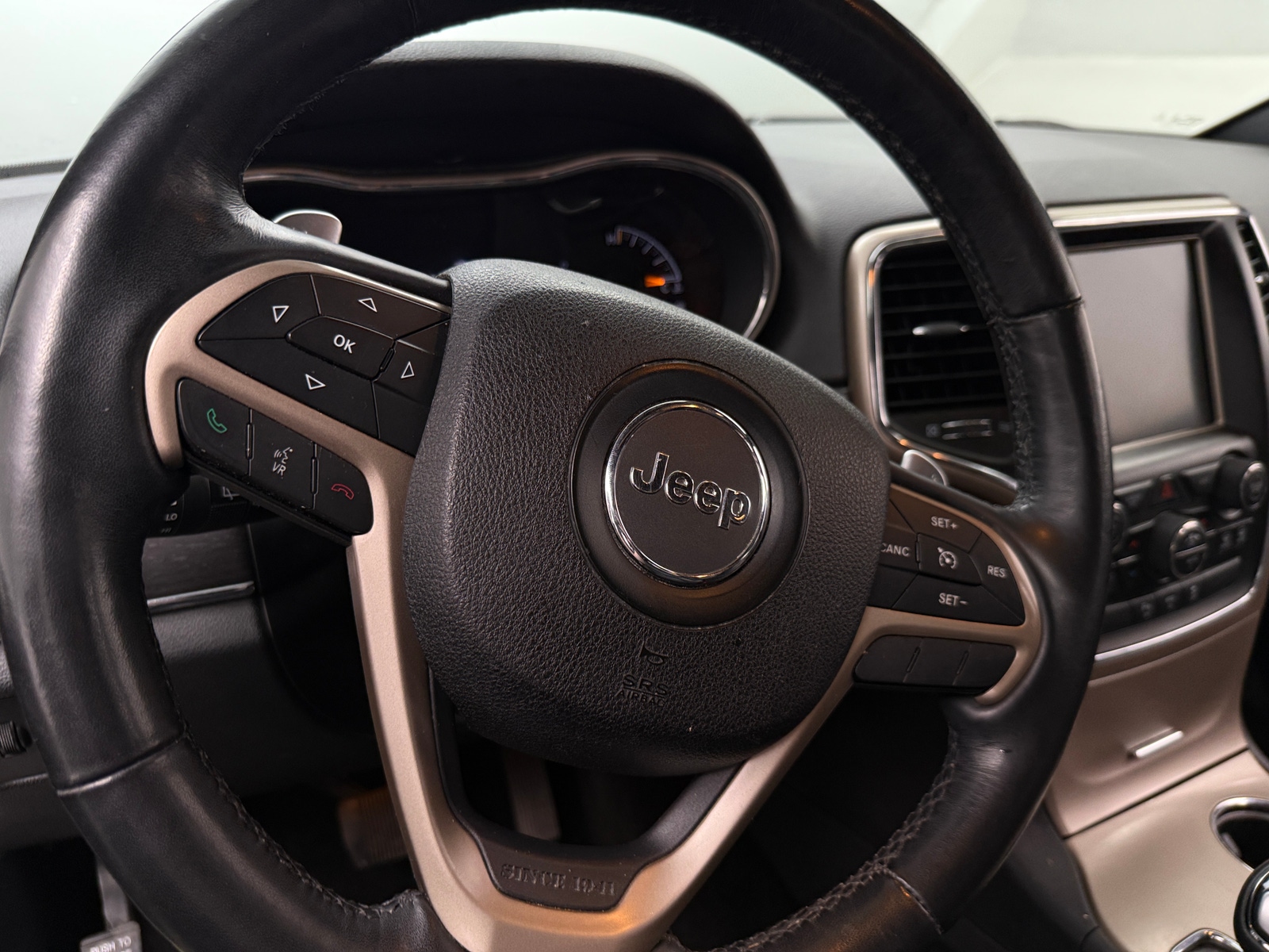 Thumbnail: 2015 Jeep Grand Cherokee - 4