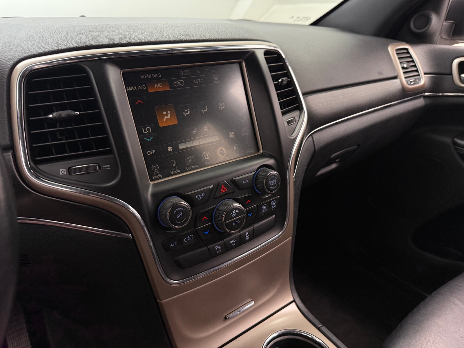 Thumbnail: 2015 Jeep Grand Cherokee - 3