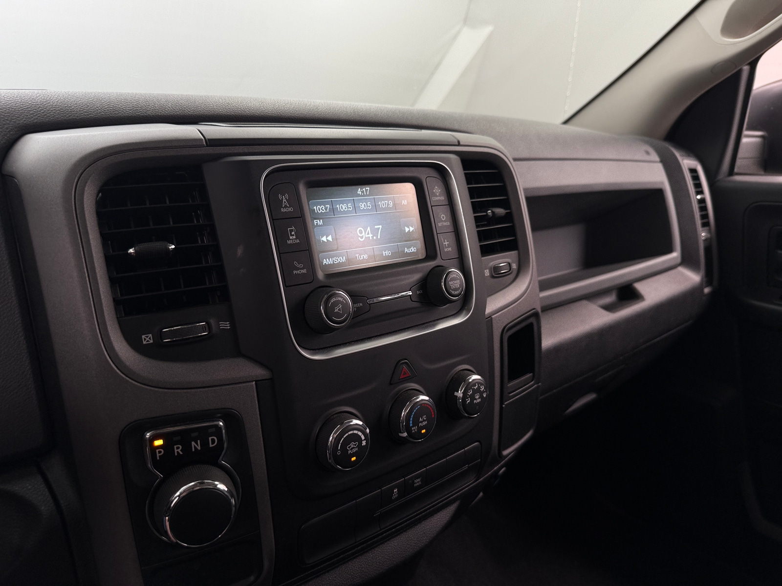 Thumbnail: 2019 RAM 1500 Classic - 4