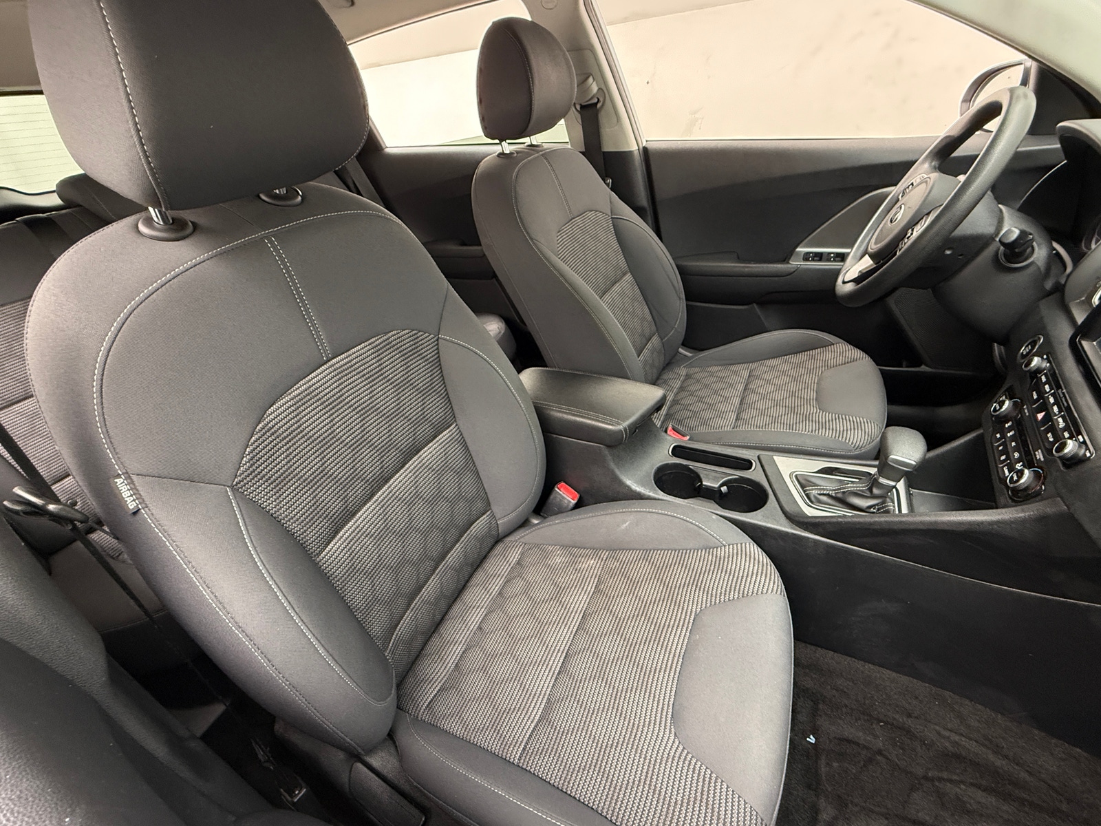 Thumbnail: 2018 Kia Niro - 2