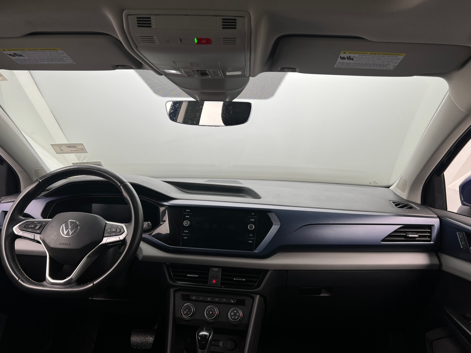Thumbnail: 2022 Volkswagen Taos - 3