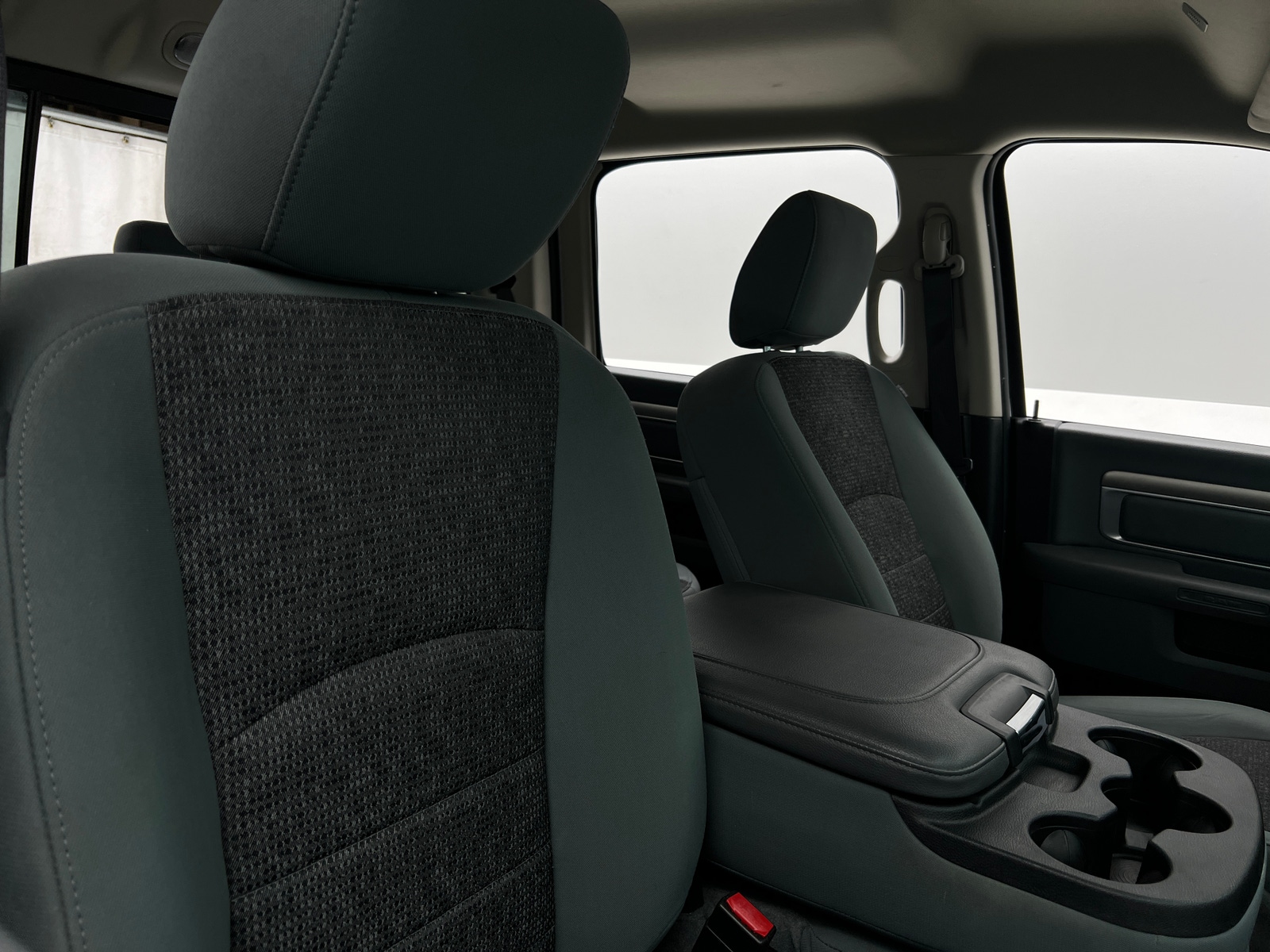 Thumbnail: 2019 RAM 1500 Classic - 2