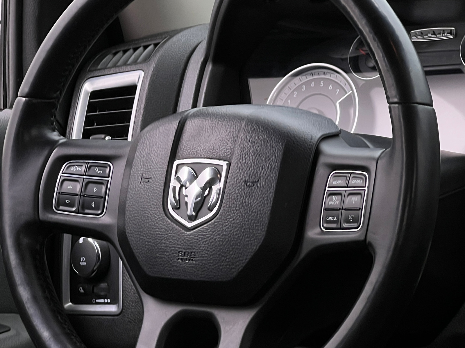 Thumbnail: 2019 RAM 1500 Classic - 5