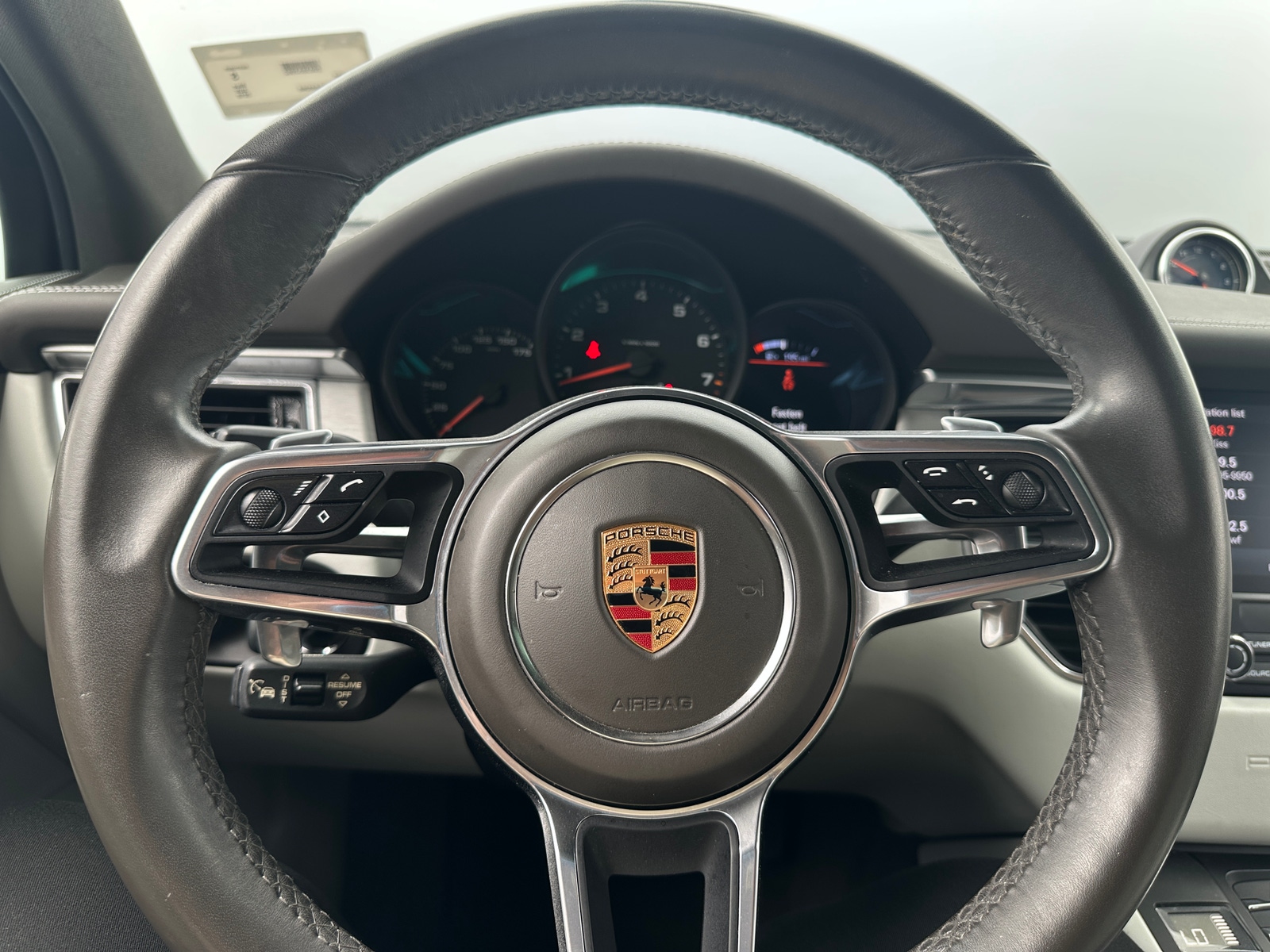 Thumbnail: 2018 Porsche Macan - 4