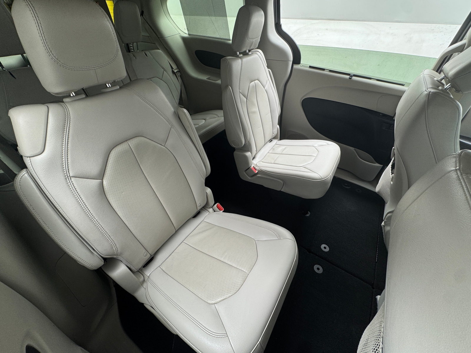 Thumbnail: 2019 Chrysler Pacifica - 5