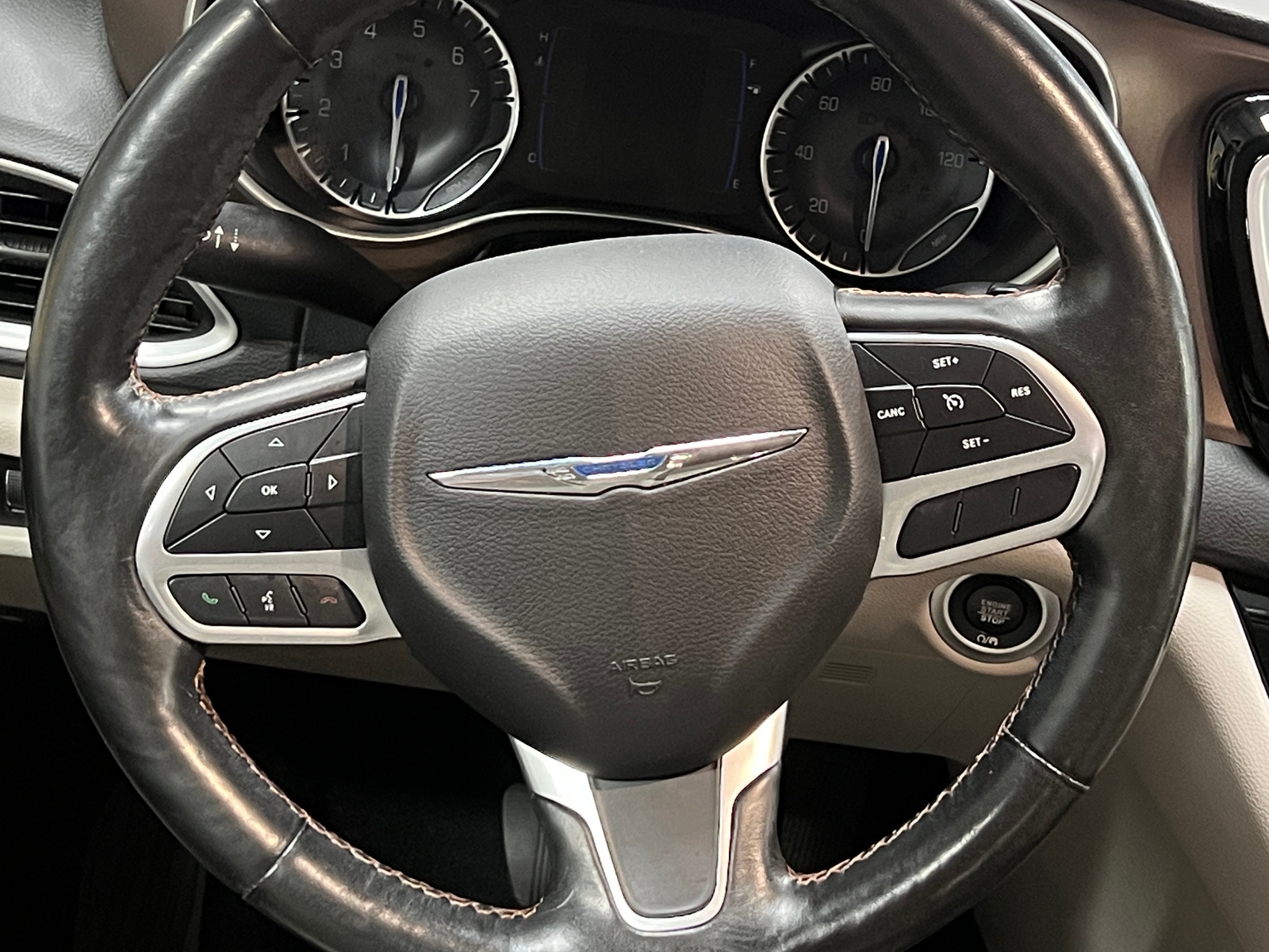 Thumbnail: 2019 Chrysler Pacifica - 4