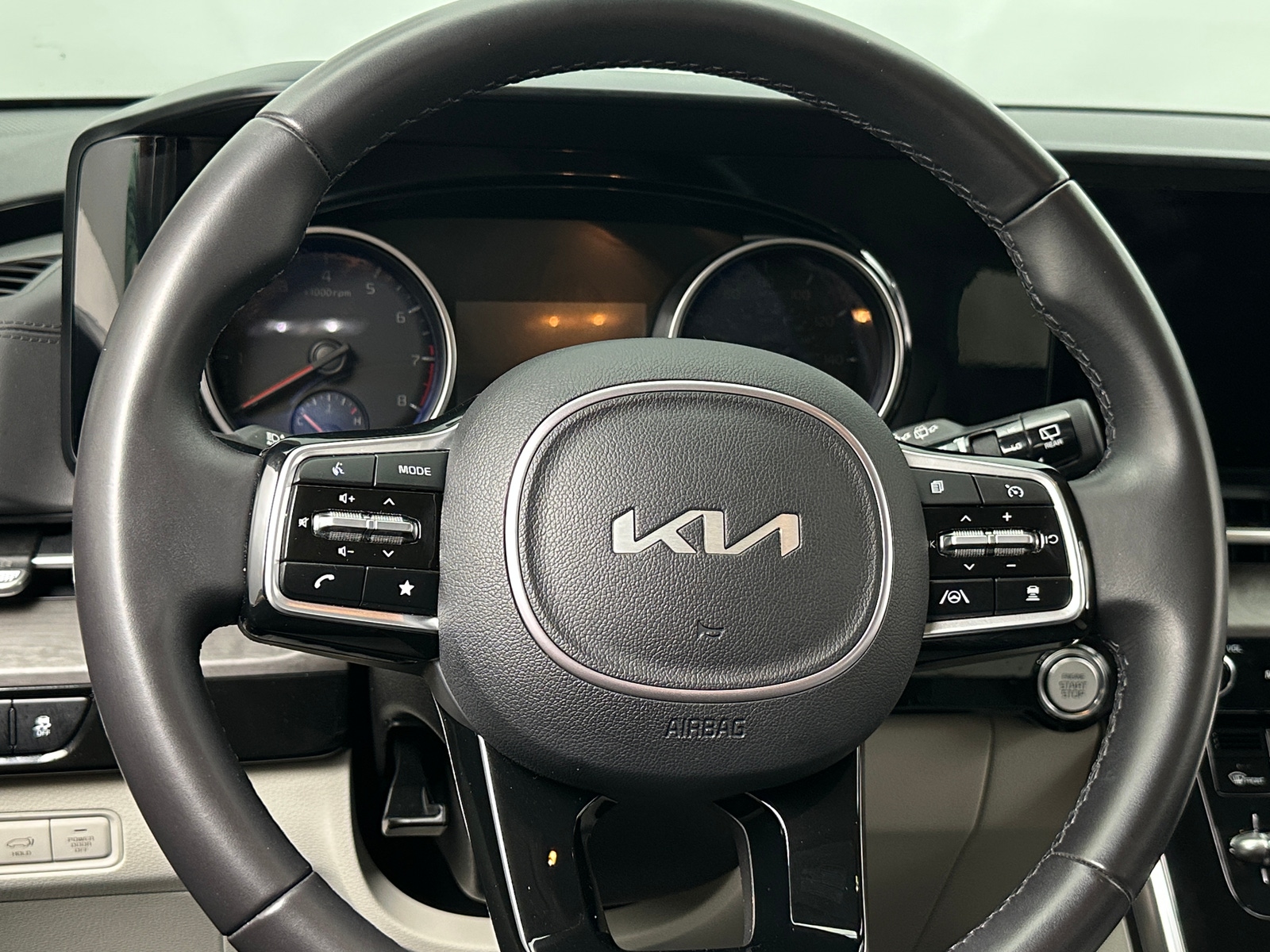 Thumbnail: 2024 Kia Carnival - 4