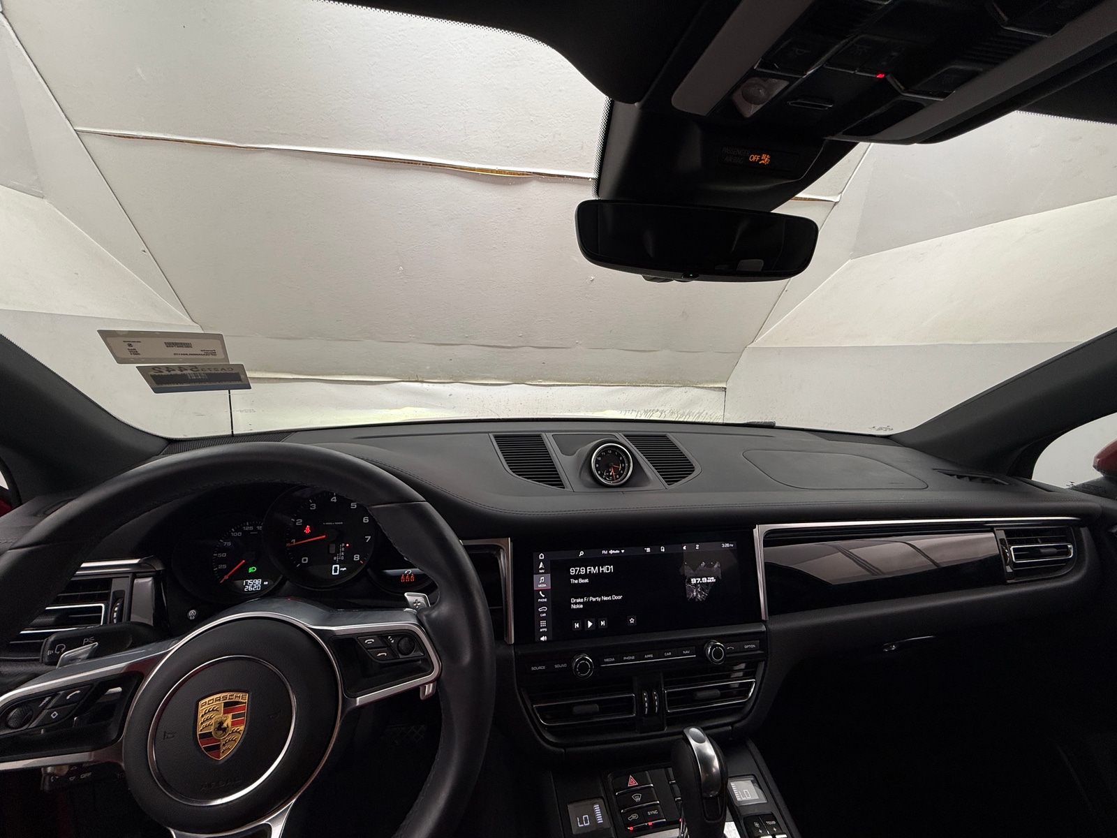 Thumbnail: 2021 Porsche Macan - 2