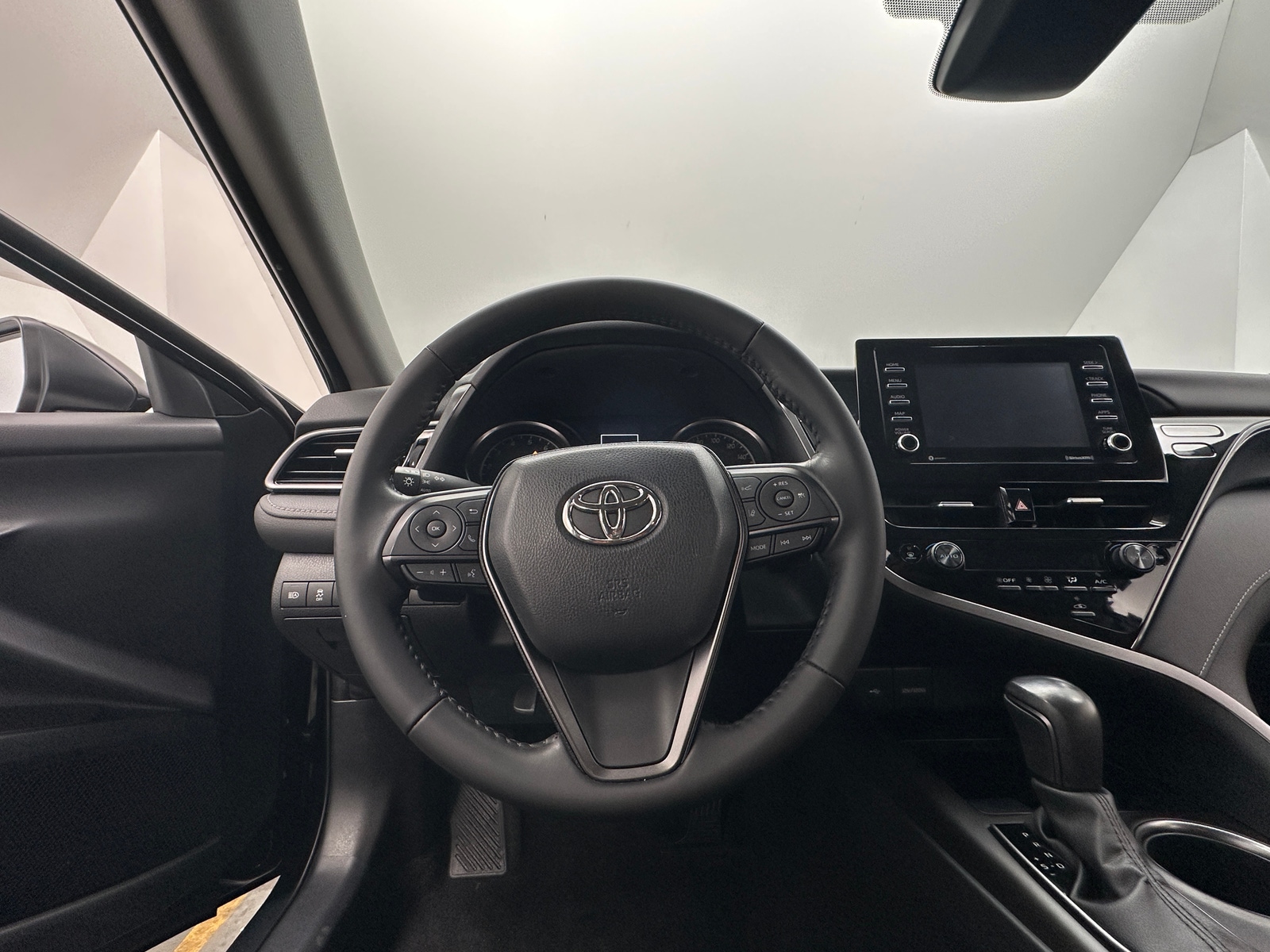 Thumbnail: 2022 Toyota Camry - 4