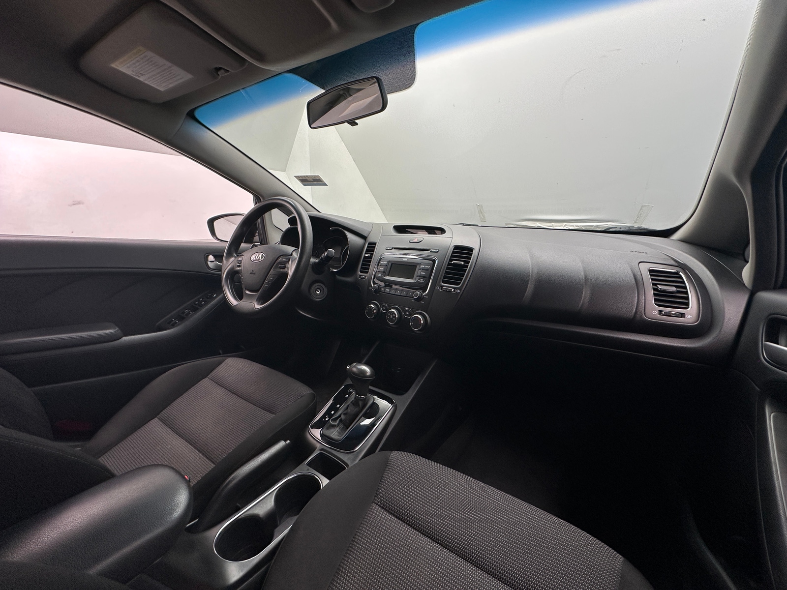Thumbnail: 2017 Kia Forte - 3