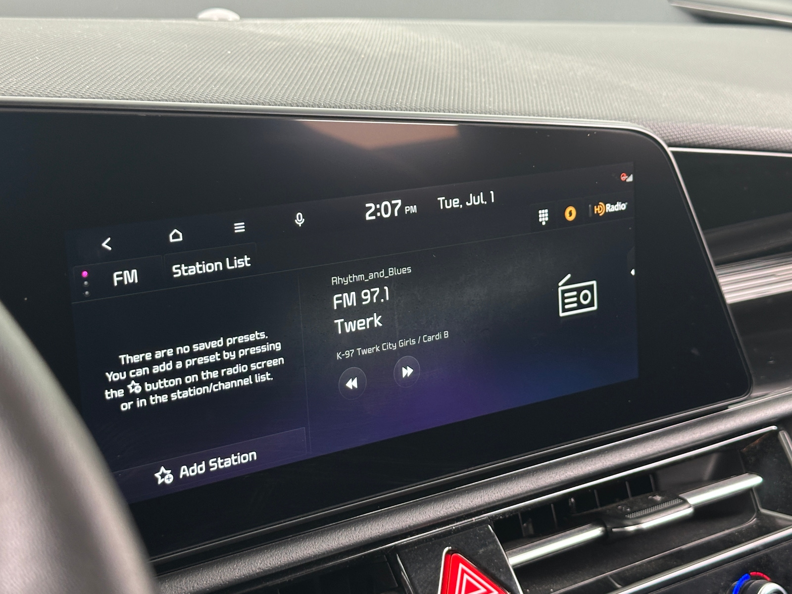 Thumbnail: 2023 Kia Niro - 3