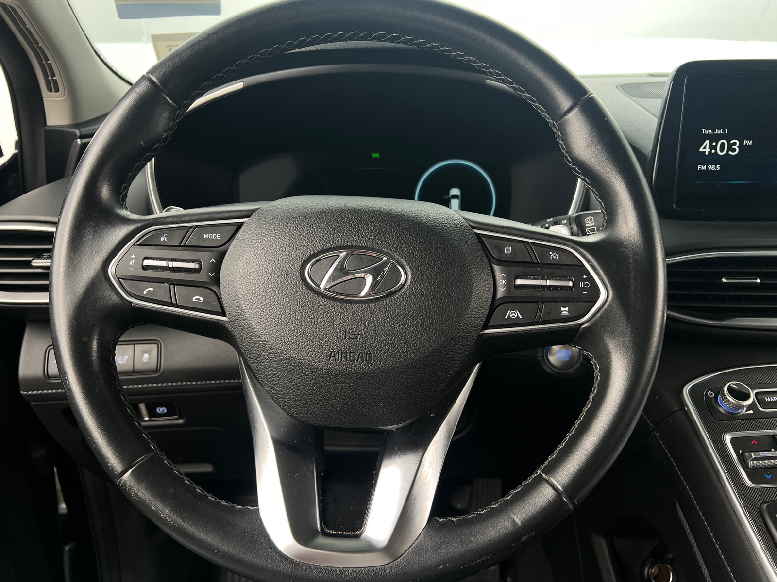 Thumbnail: 2022 Hyundai Santa Fe - 4