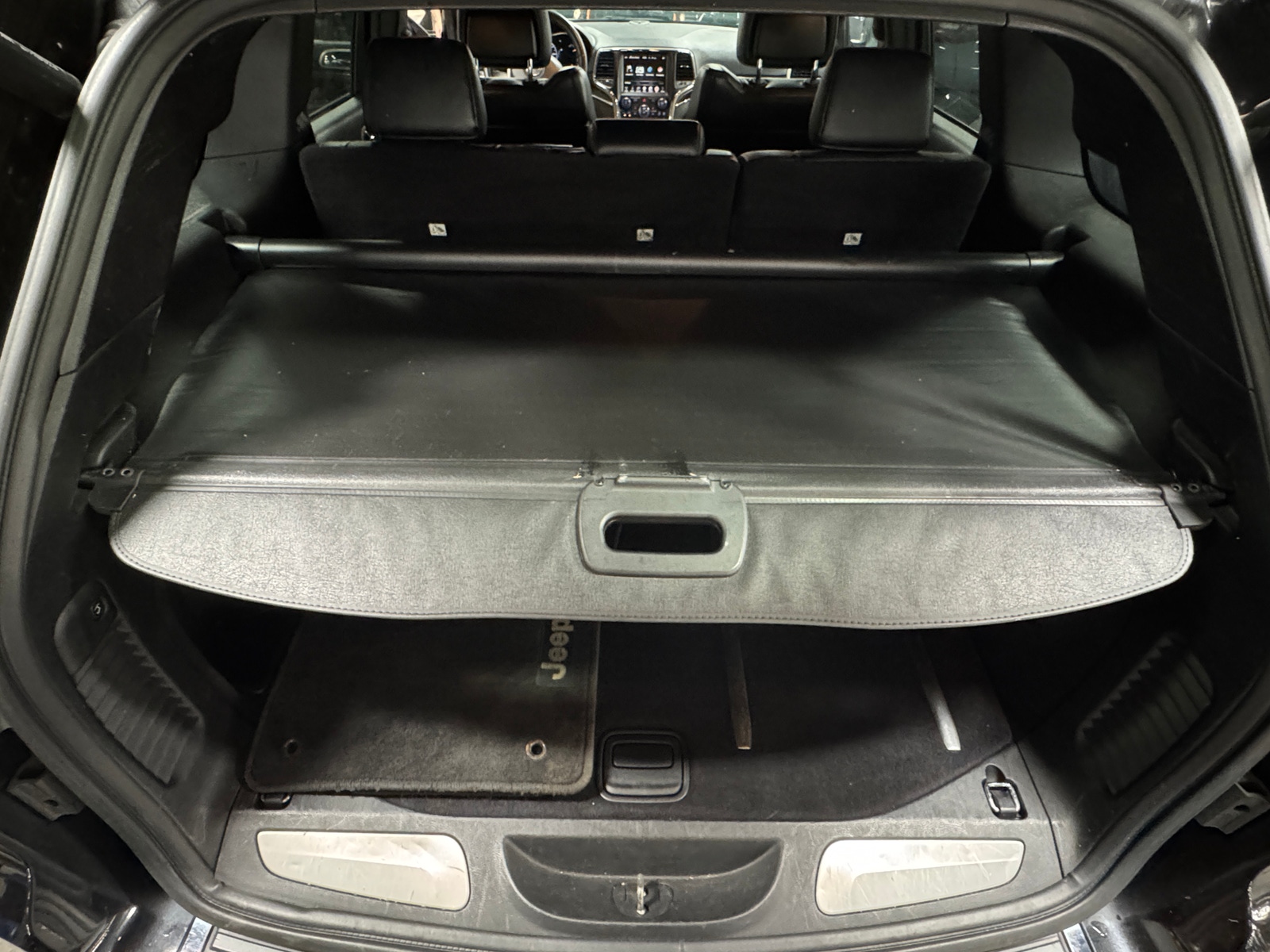 Thumbnail: 2014 Jeep Grand Cherokee - 6