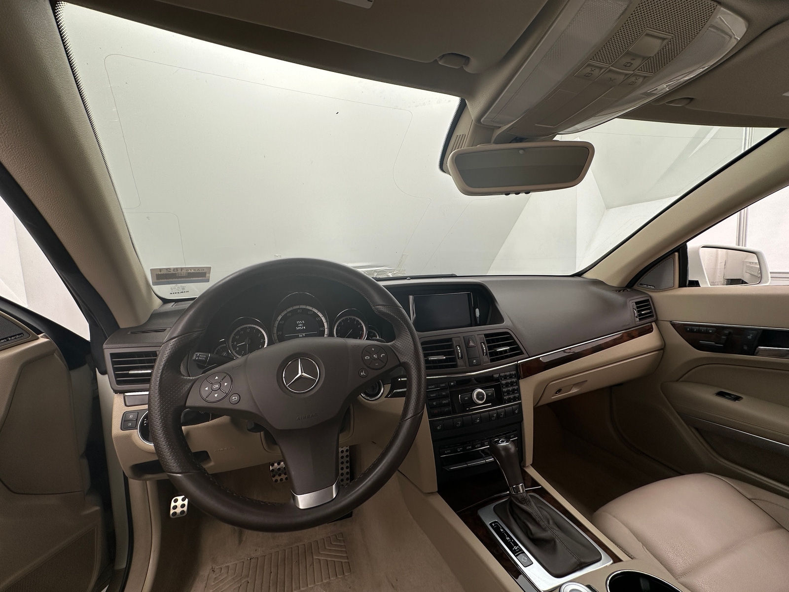 Thumbnail: 2011 Mercedes-Benz E-Class - 3