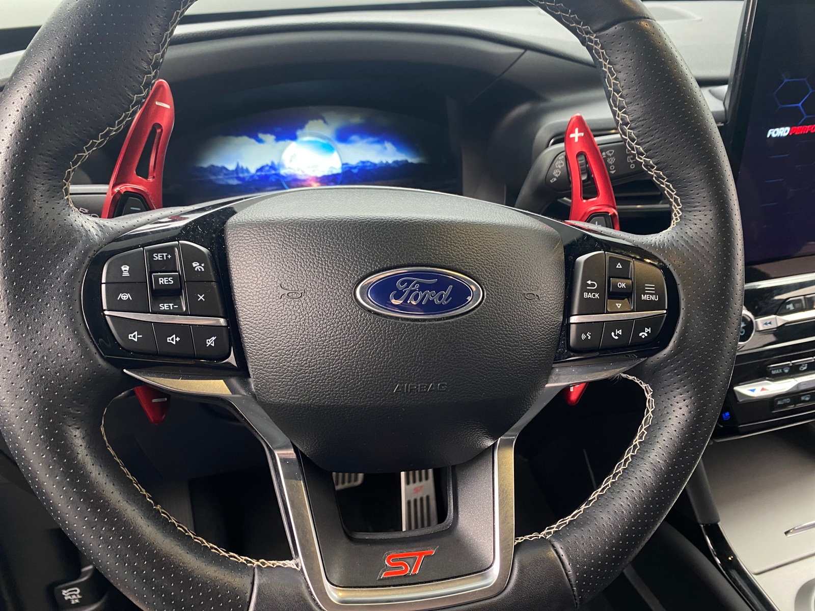 Thumbnail: 2022 Ford Explorer - 4