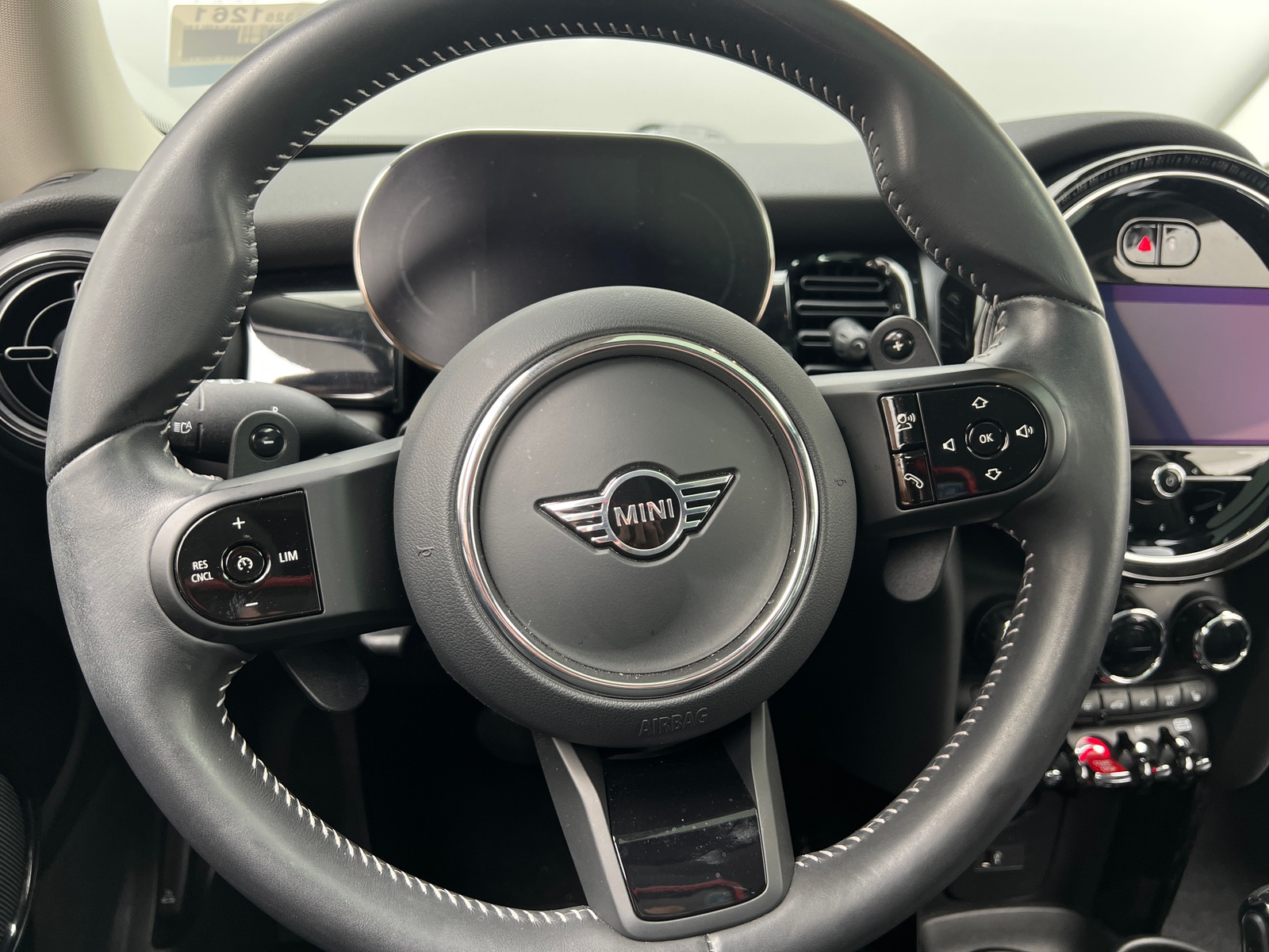 Thumbnail: 2023 MINI Cooper Hardtop - 4