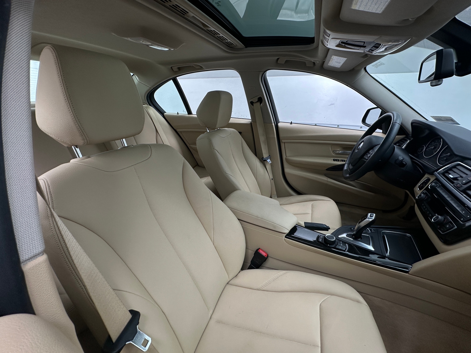 Thumbnail: 2016 BMW 3 Series - 2