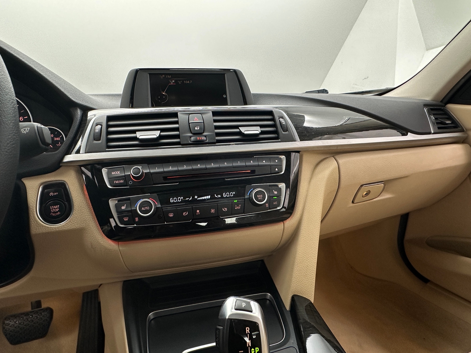 Thumbnail: 2016 BMW 3 Series - 4