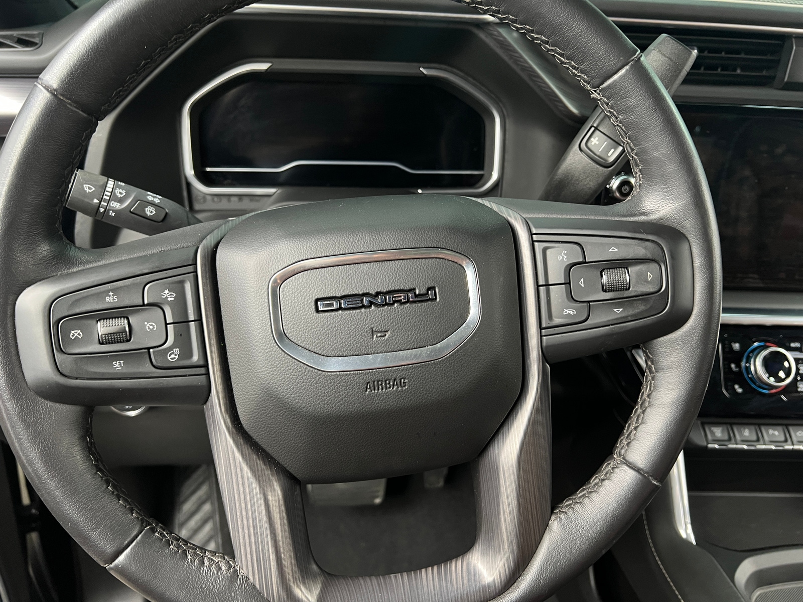 Thumbnail: 2024 GMC Sierra 3500 - 4