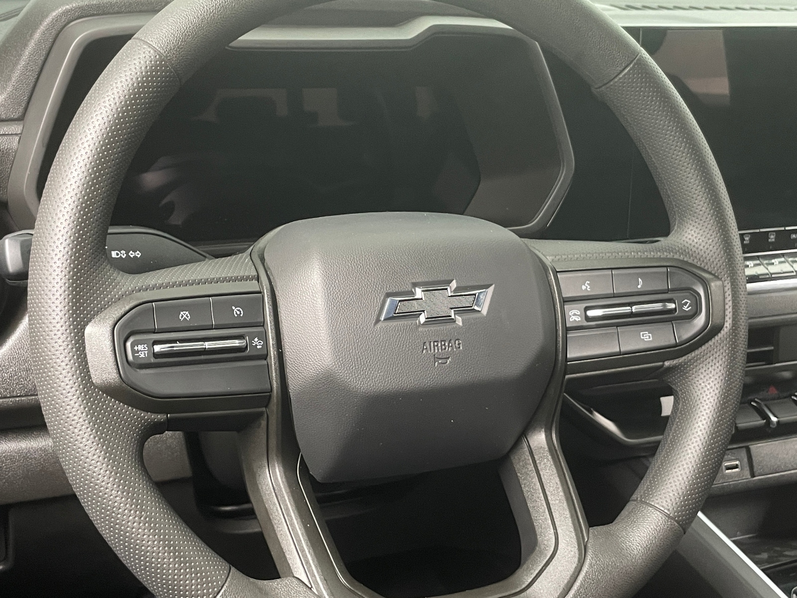 Thumbnail: 2024 Chevrolet Colorado - 5