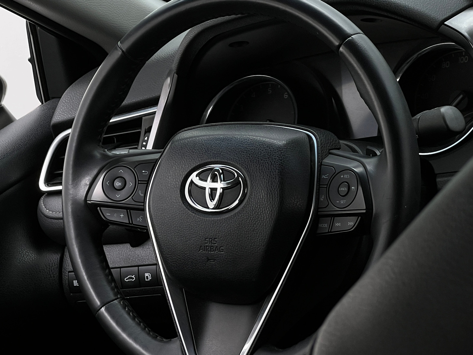 Thumbnail: 2018 Toyota Camry - 4