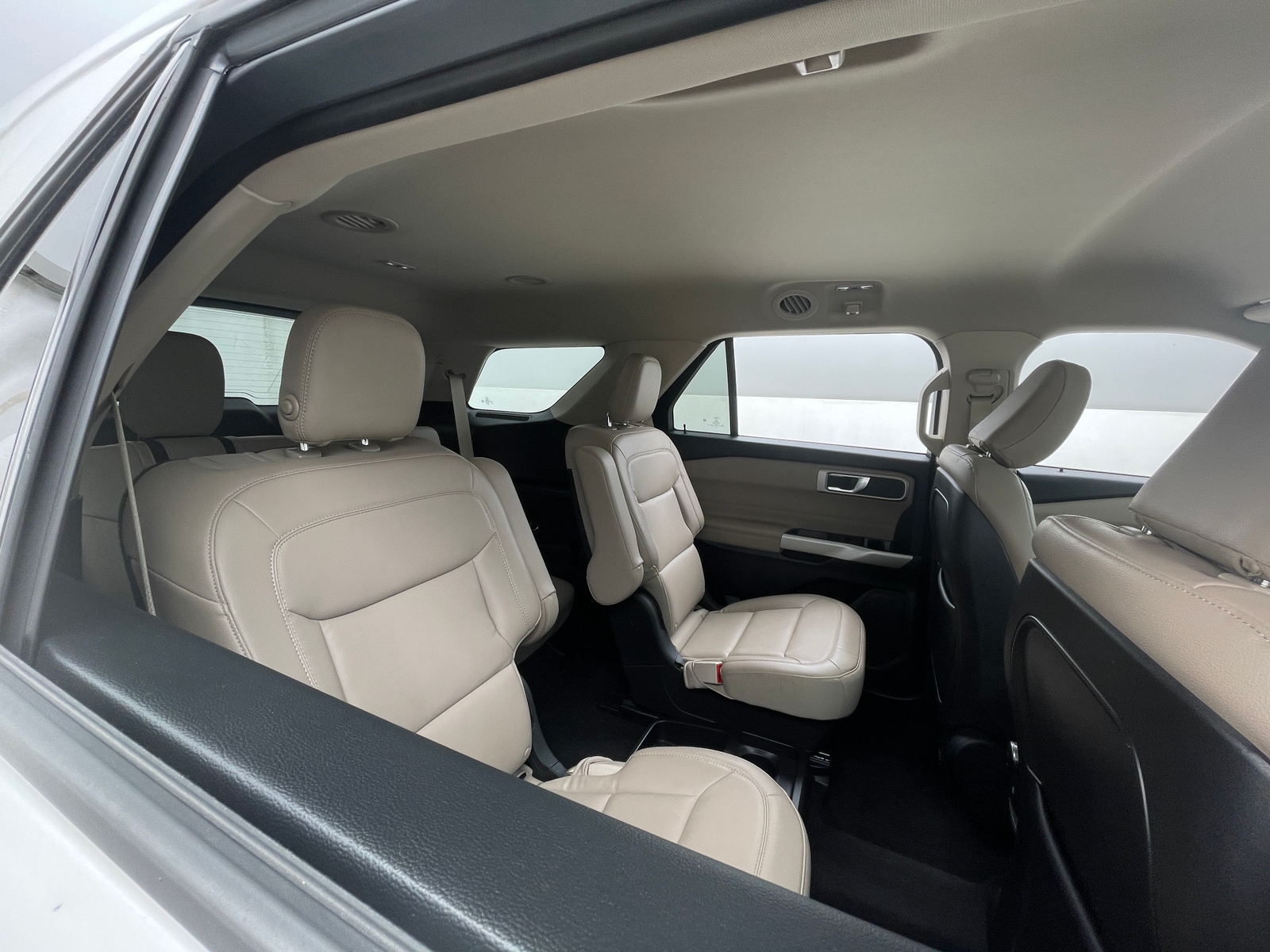 Thumbnail: 2020 Ford Explorer - 5