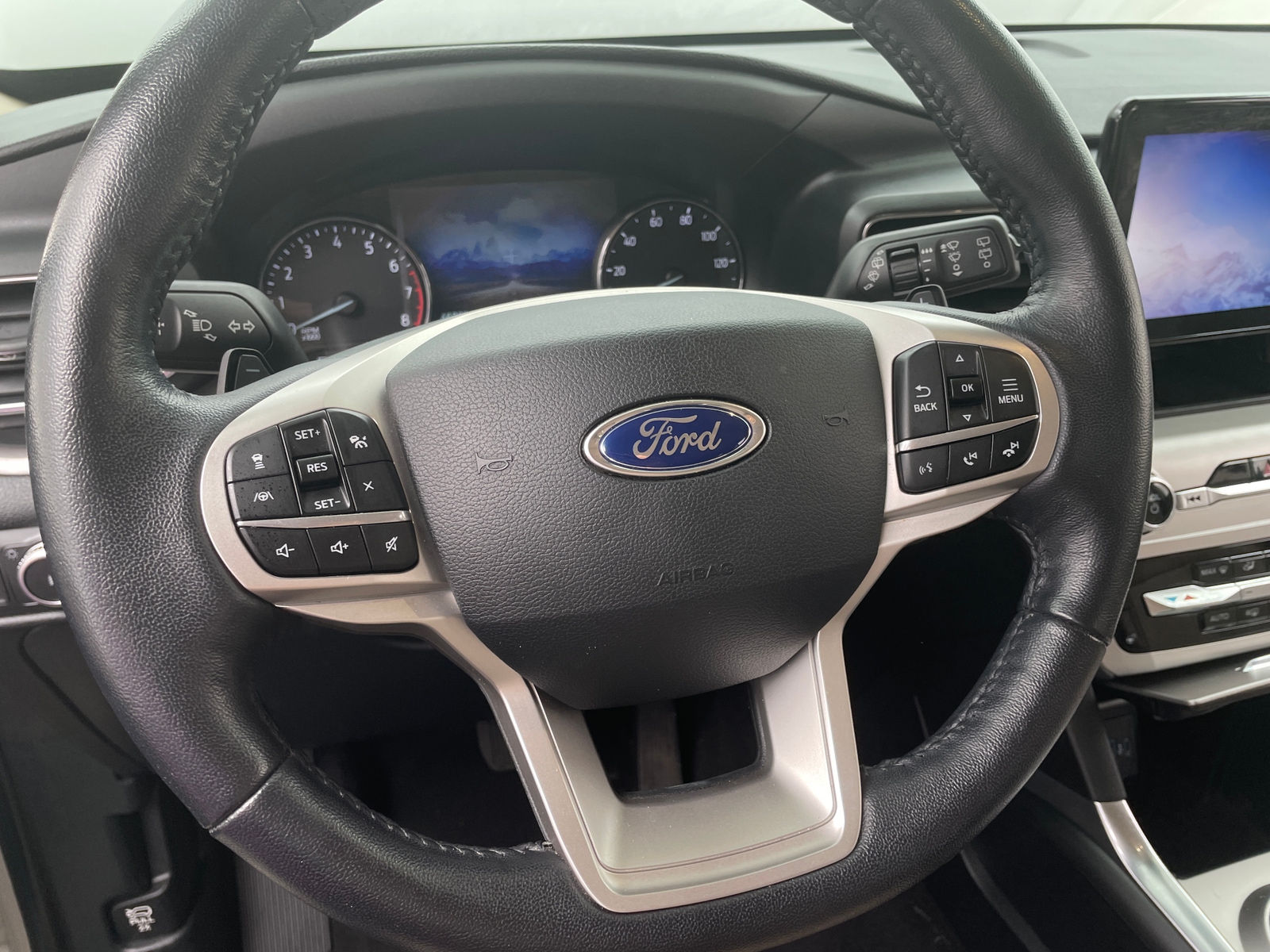 Thumbnail: 2020 Ford Explorer - 4