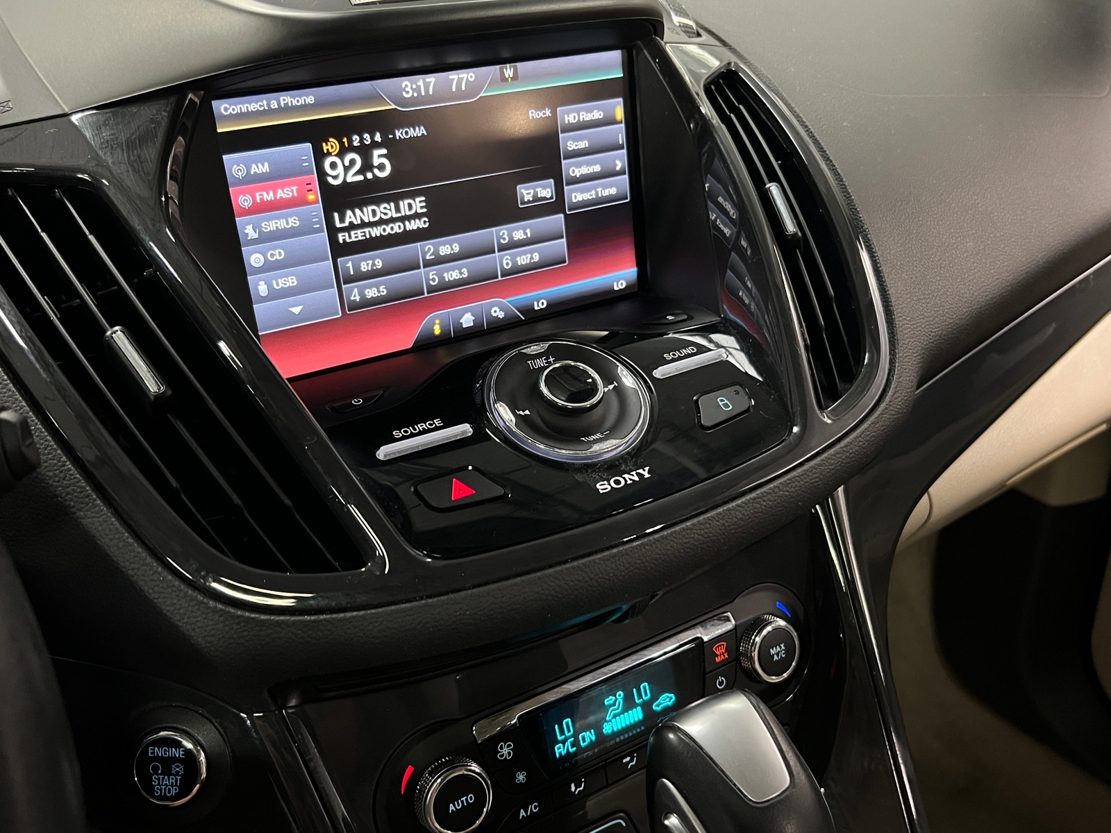 Thumbnail: 2014 Ford Escape - 3