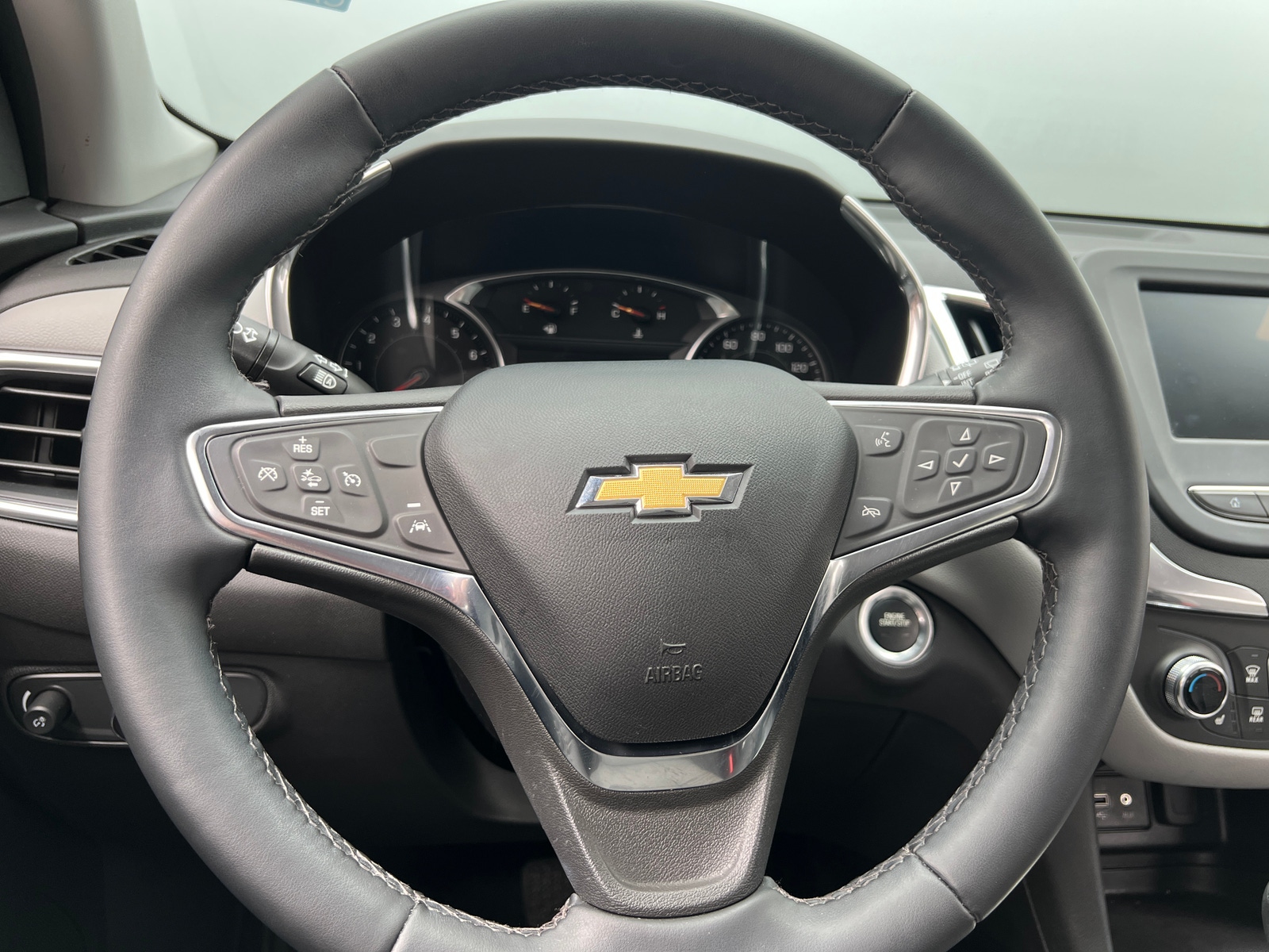 Thumbnail: 2023 Chevrolet Equinox - 5