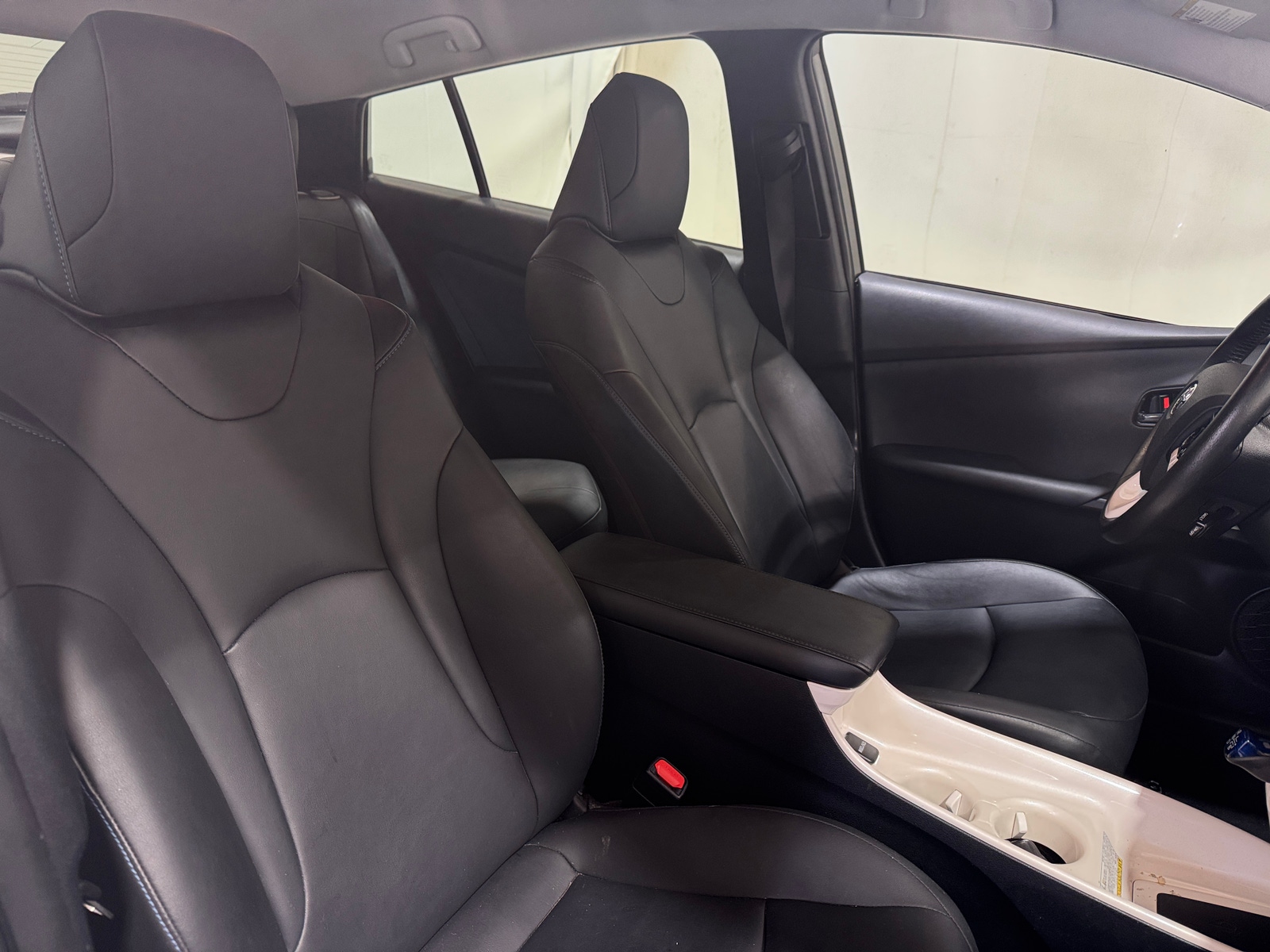 Thumbnail: 2016 Toyota Prius - 2